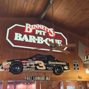 Bennett’s Pit Bar-B-Que: Fun-filled Family Dining in Pigeon Forge