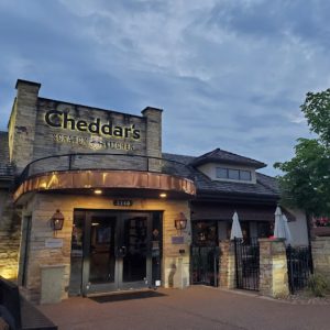 Cheddar’s Casual Café: A Delightful Dining Experience in Pigeon Forge
