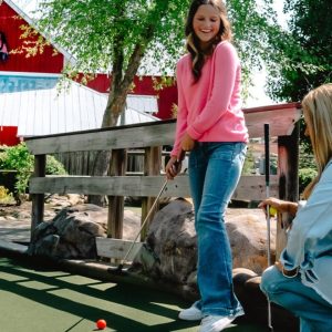Ripley’s Davy Crockett Mini-Golf: Frontier Fun for All