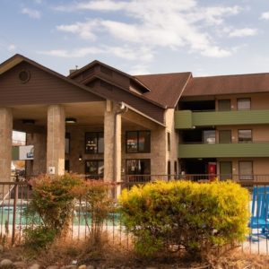 Evergreen Smoky Mountain Lodge & Convention Center – Versatile Accommodations
