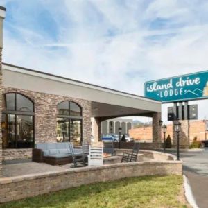 Island Drive Lodge: Experience Best Stays at the Smokies