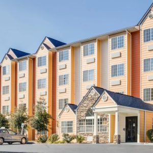 Microtel Inn & Suites: Enjoy Your Vacation with Comfort & Luxury