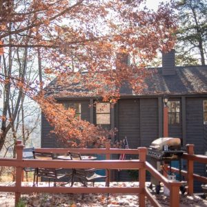 Pinecrest Townhomes: Your Comfortable & Cozy Retreat