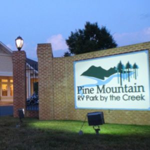 Pine Mountain RV Park Pigeon Forge: Nature & Modern Amenities