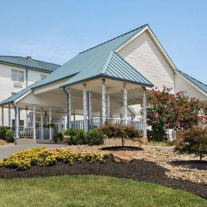 Ramada by Wyndham Pigeon Forge North: Your Smoky Mountain Getaway