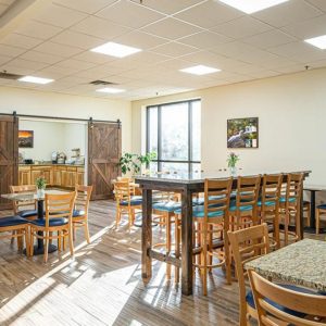 River Bend Inn: Stay Amidst the Picturesque River Views!