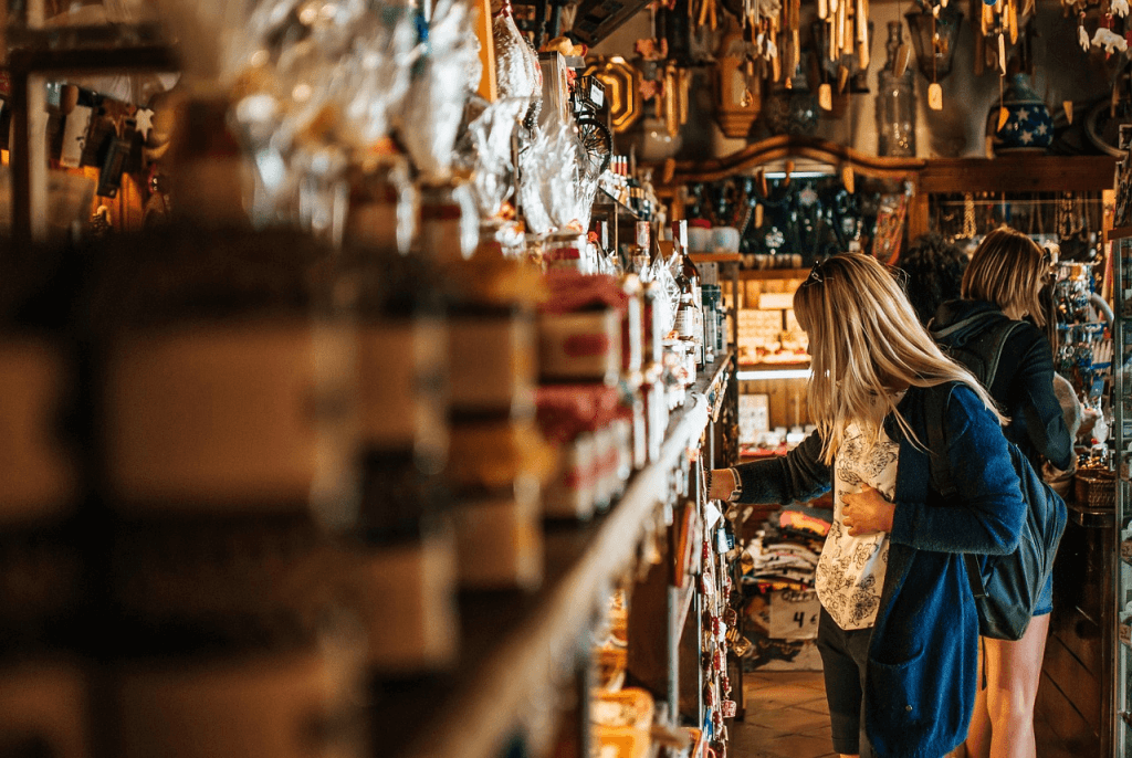 Explore the top pigeon forge gift shops armed with our tips