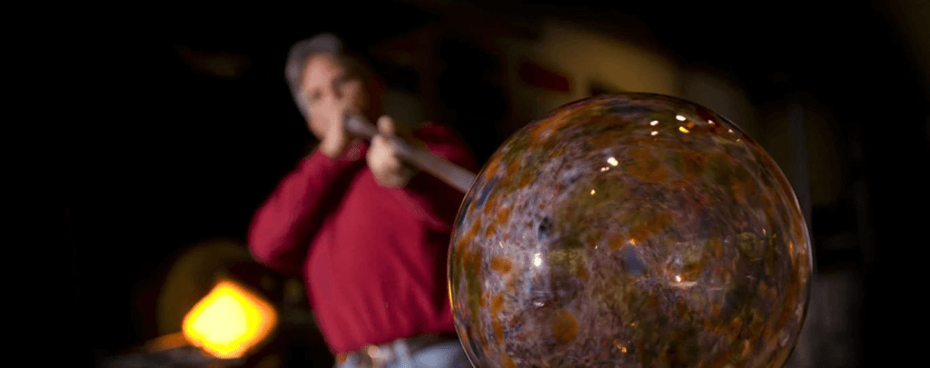Pigeon forge gift shops Mountain Blown Glass ornaments, vases, and decorative pieces.png