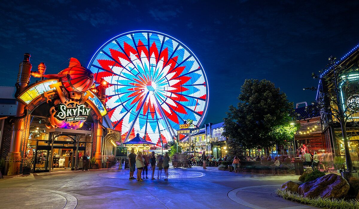 Top family destination for things to do in Pigeon Forge at night