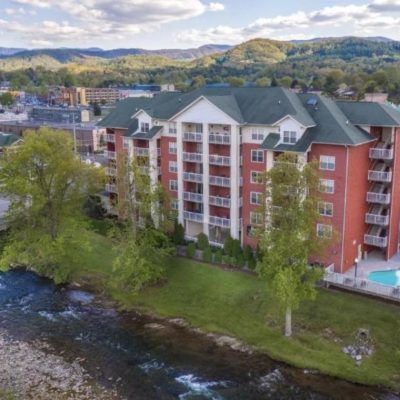 Bear-Crossing-Condominiums-On-The-River