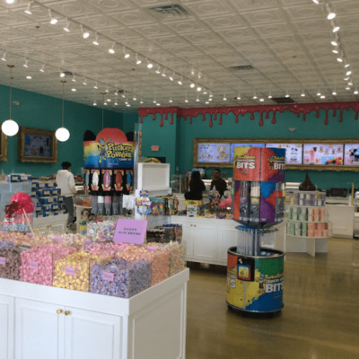 Cream-Sugar-Sweet-Shoppe-in-pigeon-forge